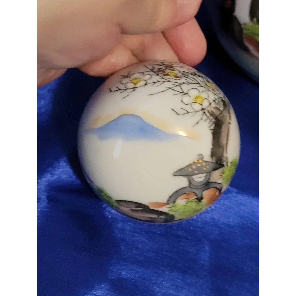 Midcentury Kutani Porcelain Ginger Jar Gold Accents Hand-painted Japan